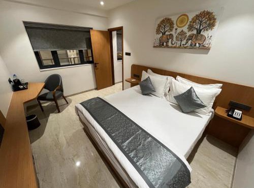 Mastiff Hotel Crystara, Jalgaon
