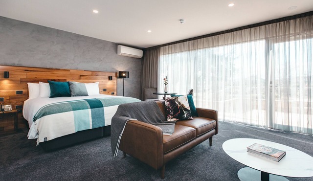 Maylands Lodge in New Town