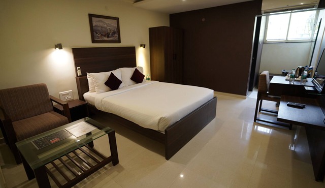 Metropolis Hotel in Hubli