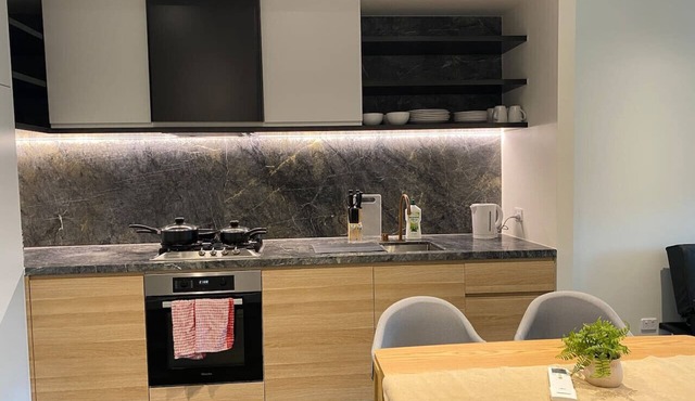 Modern 2-Bed Apt + Parking | West Melbourne! in West Melbourne