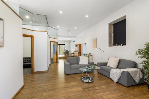 Modern refine home in Bellerive