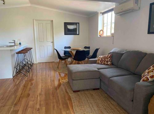 Modern spacious apartment, Airconditioned, WIFI & coffee machine in Coodanup