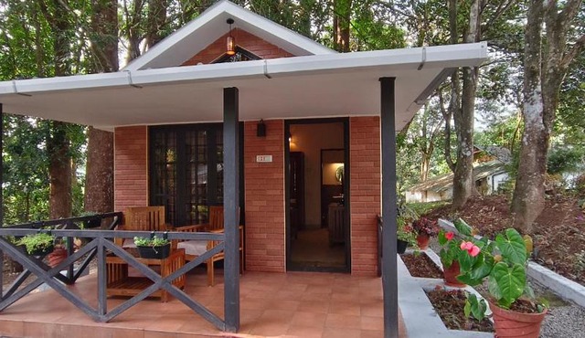 Monica Garden Bungalow in Vālpārai