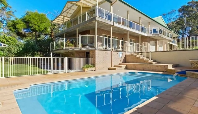 Mossy Point Pool House | Beach Walk | Sleeps 10 in MOSSY POINT