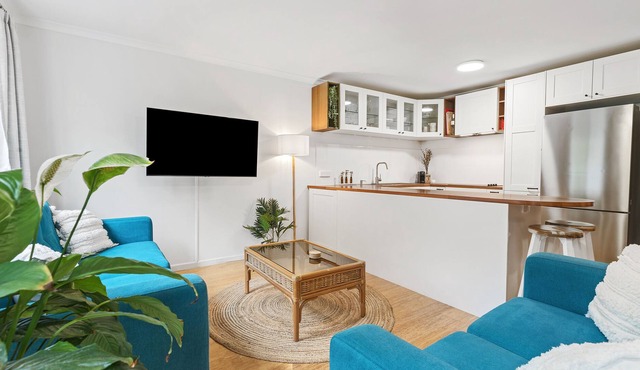 Mount Coolum views cosy escape, sleeps 4 in Mount Coolum