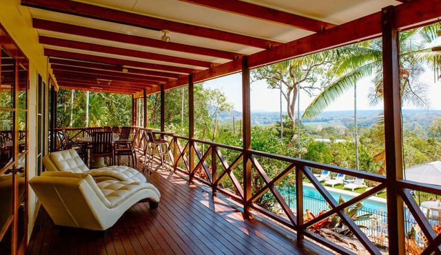 Mount Panorama: Mowbray Forest Retreat with Pool in Mowbray