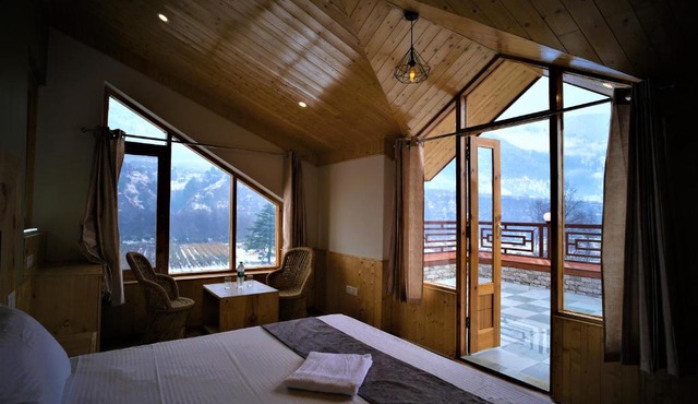 Mountainshack Riverside Stay & Cafe in Kulu