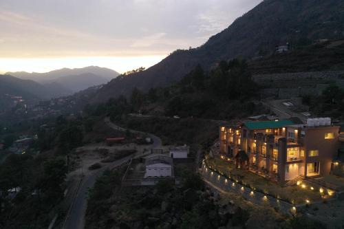Mountoria Retreat Naukuchiatal - by Leisure Hotels Group