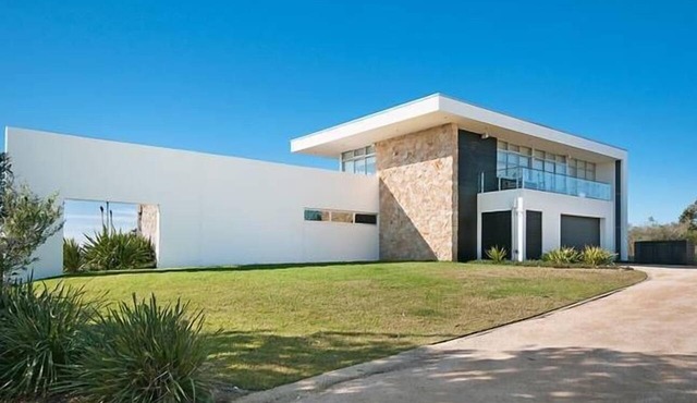 Mourawaring House - Bushland Retreat in Macmasters Beach