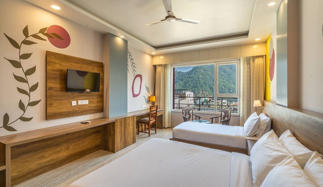 Moustache Rishikesh Luxuria - Hostel in Srinagar