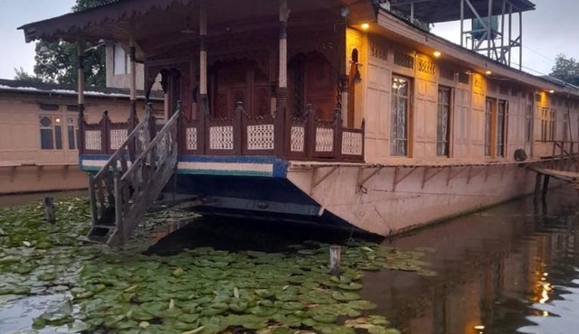 Mughal suit in Srinagar