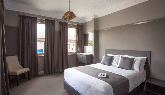 Nags Head Hotel in Adamstown