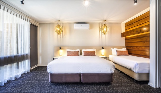 Nightcap at Gateway Hotel in Corio