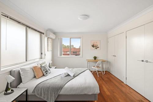 No Frill Ensuite Double Room in Panania - Near Stations in Panania