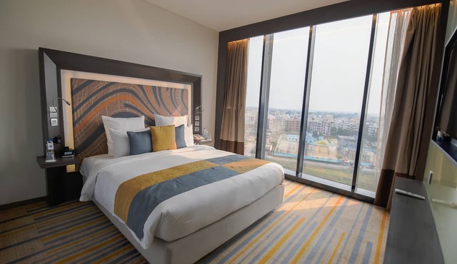 Novotel Kolkata Hotel & Residences Hotel