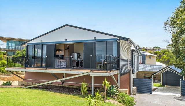 Ocean & Moore - Uninterrupted Ocean Views in Guilderton