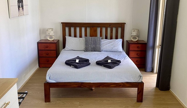 One-Bedroom Studio - Studio Room With Gum Creek View in Woolundunga