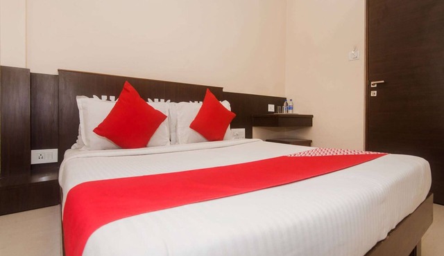 OYO 23656 Parimeet Hotel