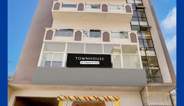 OYO Townhouse Hyderabad Gate IIT BHU Formerly RK Heights