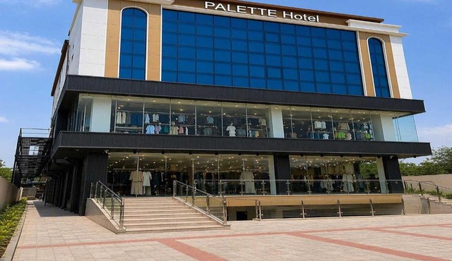 Palette Hotel Gonda by CheckIn