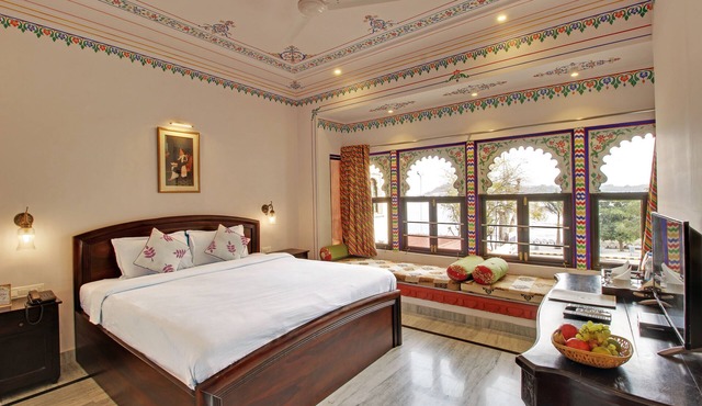 Panna Vilas - A Lake Facing Boutique Hotel