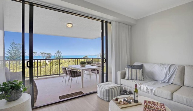 Panoramic Ocean View - 4th Floor Designer 2BR 2BTH in Alexandra Headland