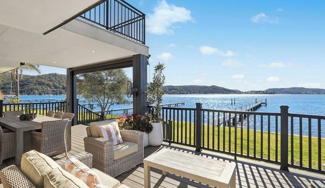 Panoramic Waterfront Estate, Private Jetty in Koolewong