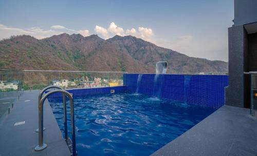 Perfectstayz Premium Laxmi Heritage with Rooftop Pool & Cafe in Rishīkesh