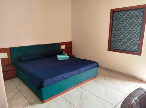 Platinum Couple Friendly Hotel in Morbi