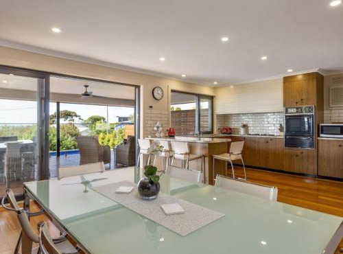 Poolside Getaway Dromana in Dromana