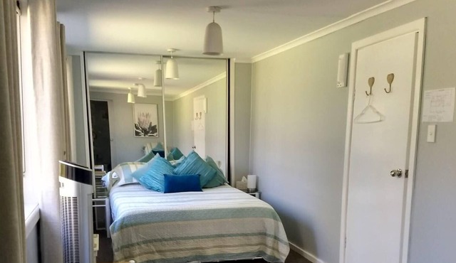 Private Family Bedroom w ensuite (pet friendly)