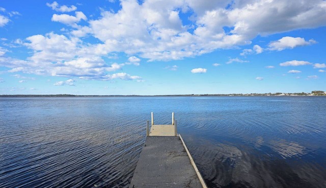 Private Waterfront 4BR Lakehouse Gorokan Stunning Views in Gorokan
