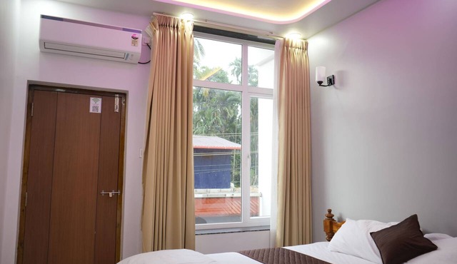 RadhaKrishna Lodge