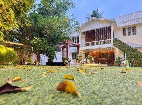 Retreat by Hexa 4 Bedroom with pool and Event Space