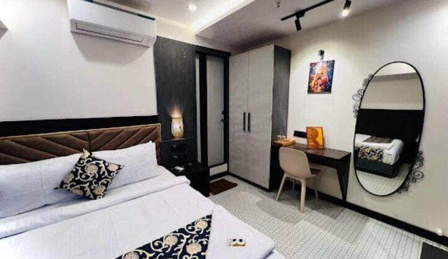 Rich Hotel in Mumbai