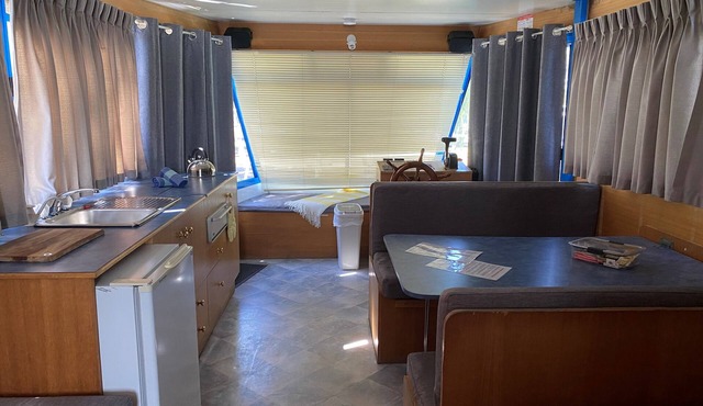 Riverside accommodation in tranquil setting in White Sands
