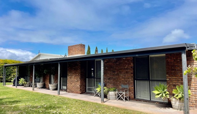 Robe's Hidden Gem - WiFi, Pet Friendly Outside in Robe
