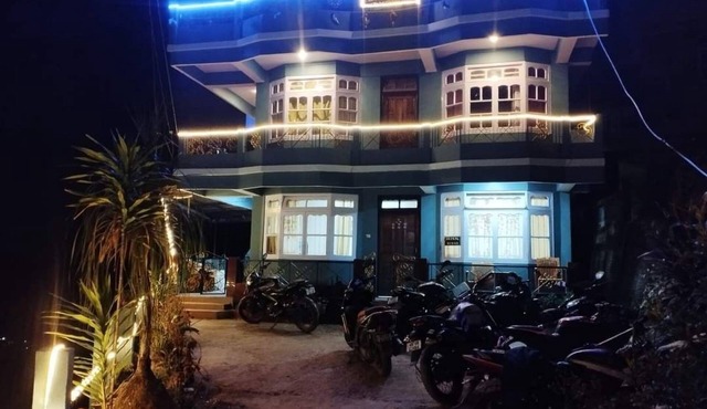 Roofscape Homestay