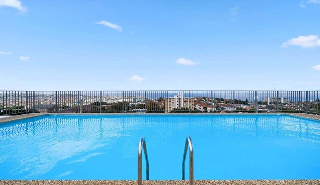 Rooftop-Pool Studio Stay in Bondi in Bondi