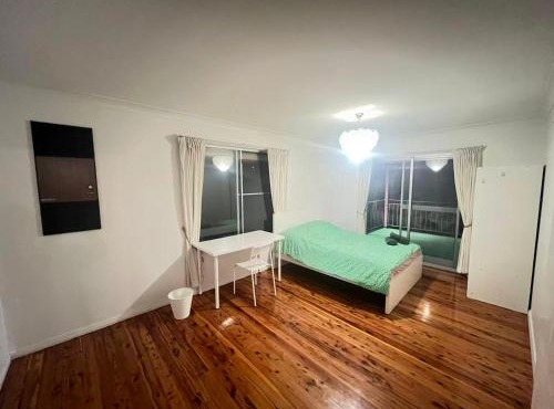 Room 82 in Epping