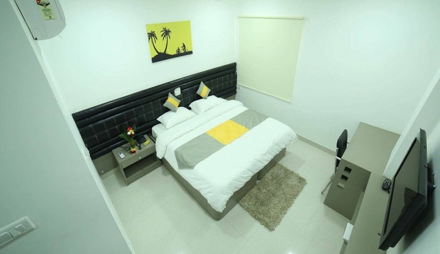 Room-la Riviera Suites Madhapur