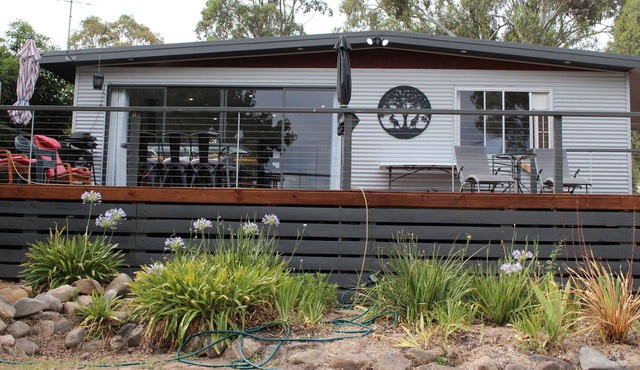ROOS@DOON- Absolute Lake Frontage! in Bonnie Doon