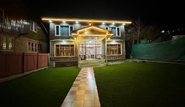 Royal Galaxy Pahalgam in Pahalgām