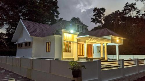 Royal Home in Kuravalangād