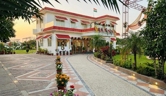 royal palace and resort