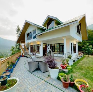ROYALE PEAKS villa sonamarg Rd in Srinagar
