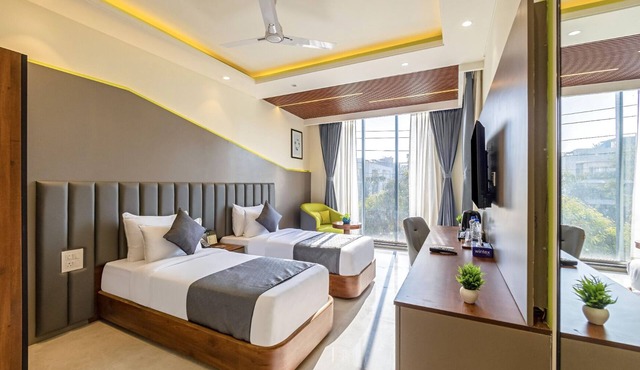 S by Z Hotels, Baani Square