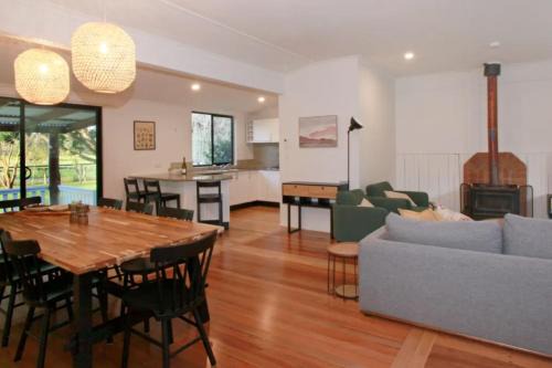 Sahara Trails Complex Sleeping groups WiFi Air Conditioning Horse Riding and much more in Anna Bay