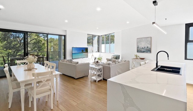 Scenic Batemans Bay Stay Near Golf Course in Batemans Bay