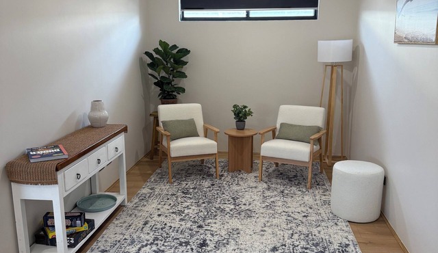 Seaside Escape Kick back and relax in this calm, stylish space. in Singleton
